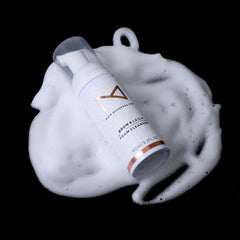 Mousse PMU pour microblading – soin pré et post-traitement sans irritation.