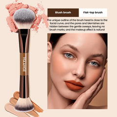 Pinceaux MAANGE base et correcteur duo pour un teint homogène.