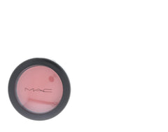 MAC Pinch Me – fini rosé satiné qui illumine le teint.