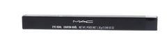 MAC Eye Kohl Smolder – Définition précise des contours pour un regard net.