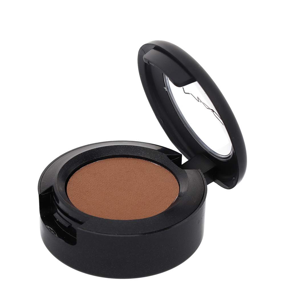 MAC Eye Shadow Cork emballage et couleur riches pour un look sophistiqué.