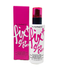 MAC Fix + Stay Over – flacon spray fixateur hydratant prolonge le maquillage toute la journée.