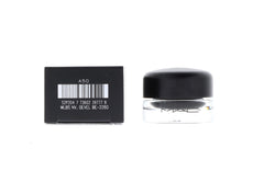 MAC Fluidline Blacktrack : teinte noire polyvalente pour le look.
