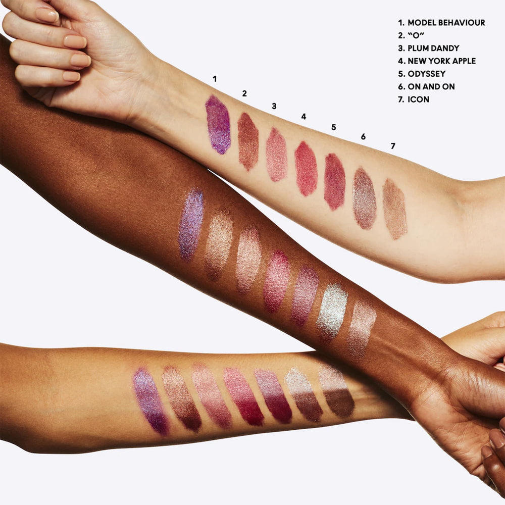 MAC Frost Plum Dandy – texture moyenne pour un fini élégant et polyvalent.