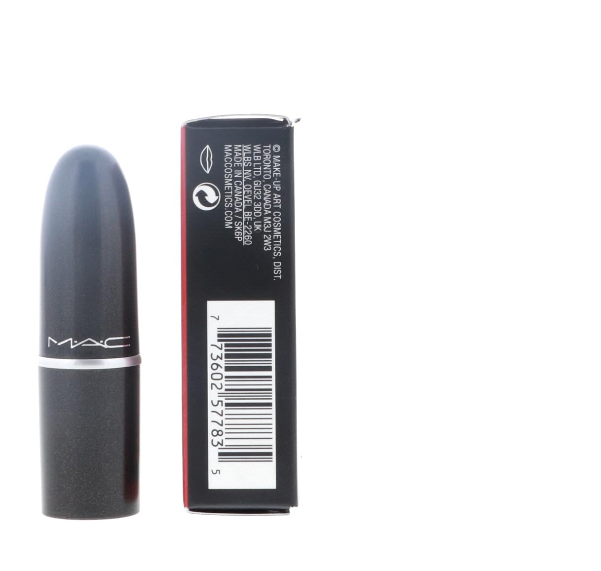 MAC Ruby Woo fini matte; look intense sans reflet brillant.