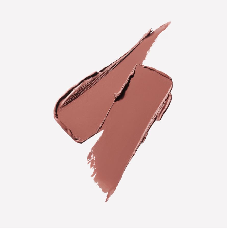 MAC Locked Kiss 24H applicateur crèmeux offrant une application précise.