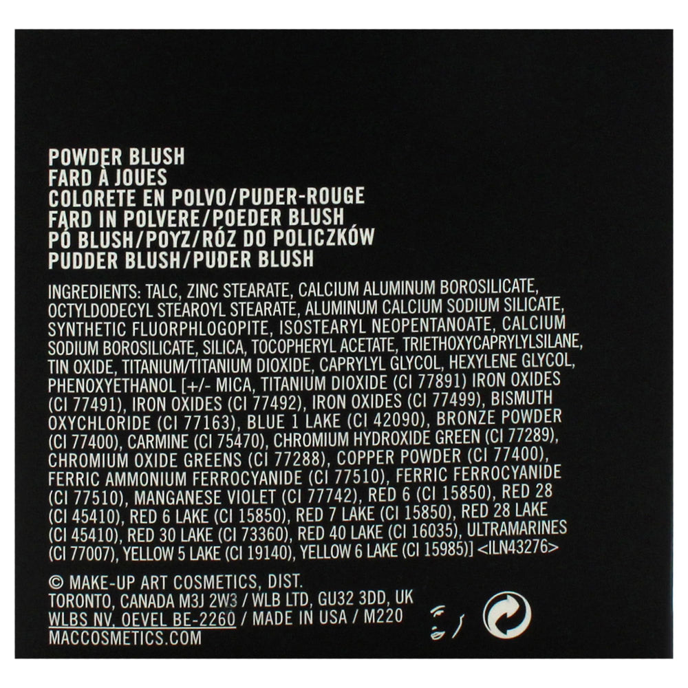 MAC Poudre à Joues Mocha compact élégant et pratique en voyage.