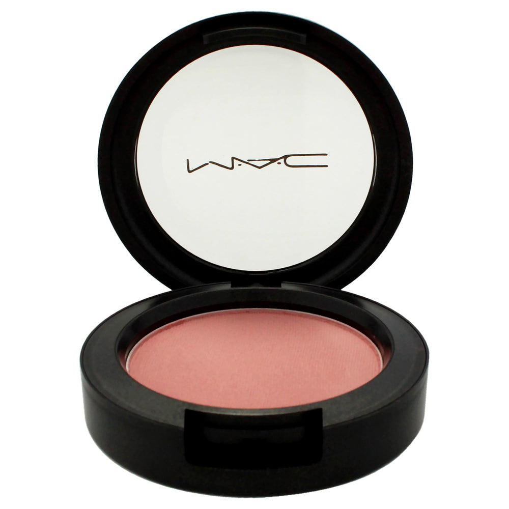 MAC Poudre à Joues Mocha teinte chocolat et rosée pour chaleur légère.