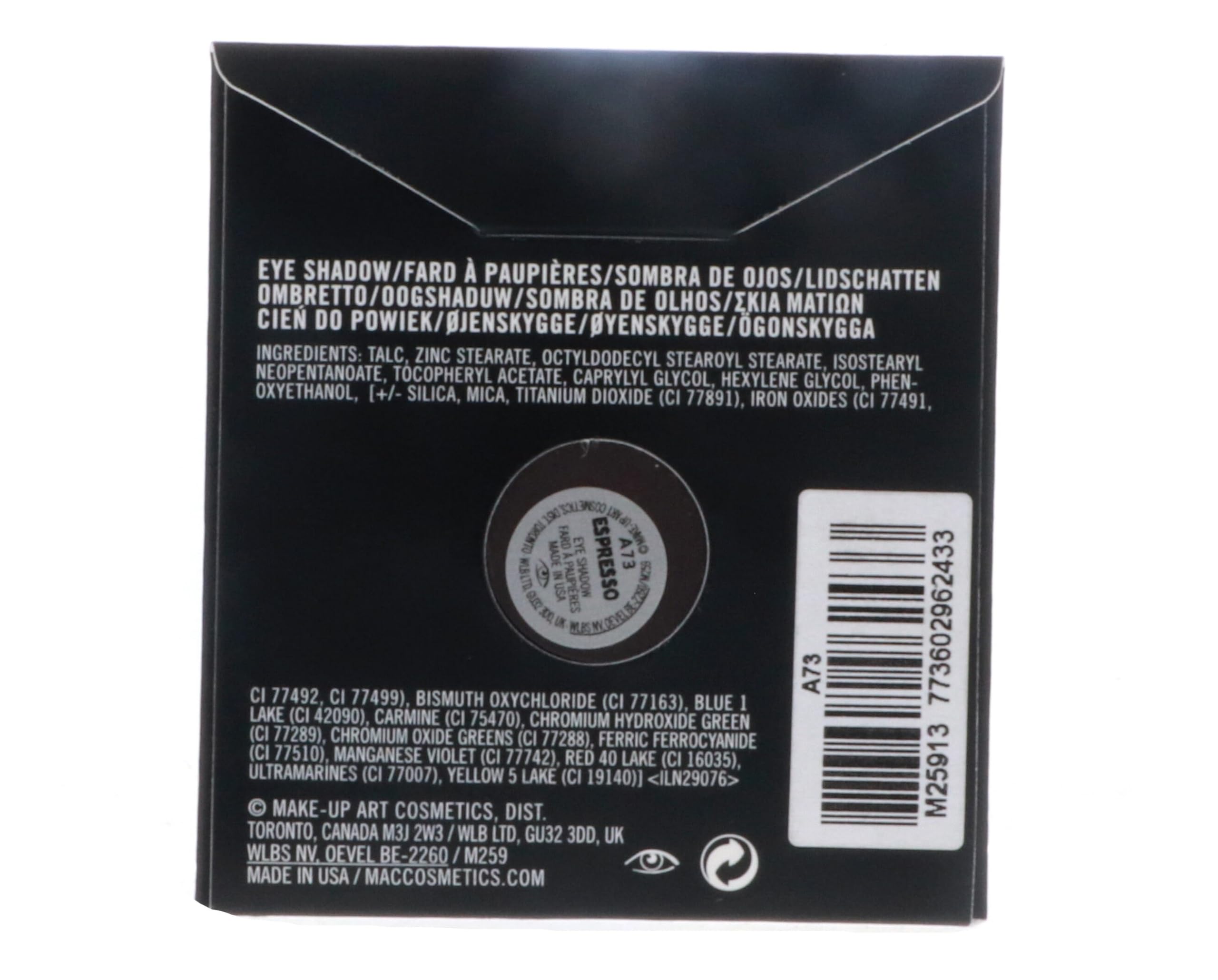 MAC Ombre Espresso détail proche, couleur chaude pour des contrastes subtils.