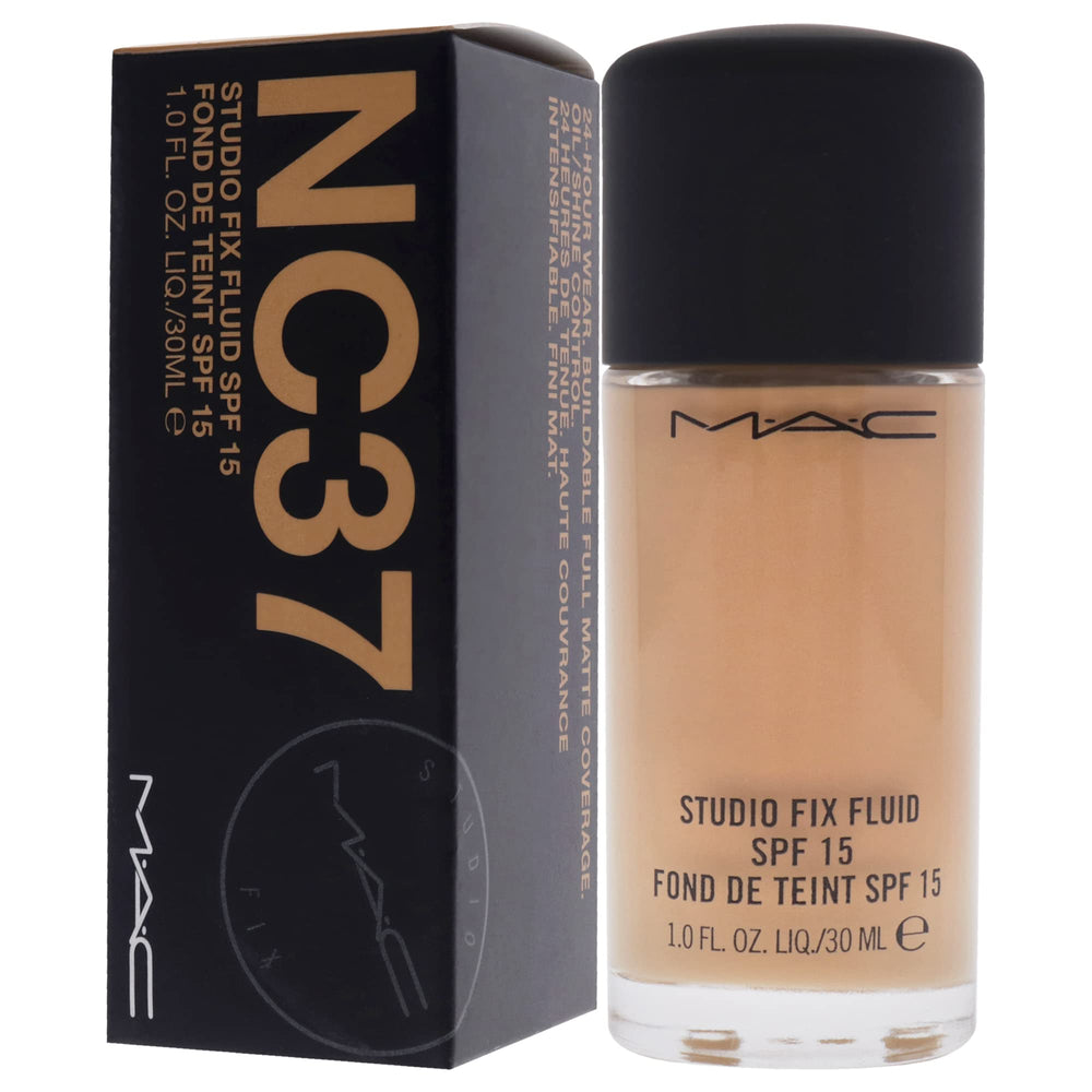 MAC Studio Fix Fluid: emballage compact idéal pour les retouches en déplacement.