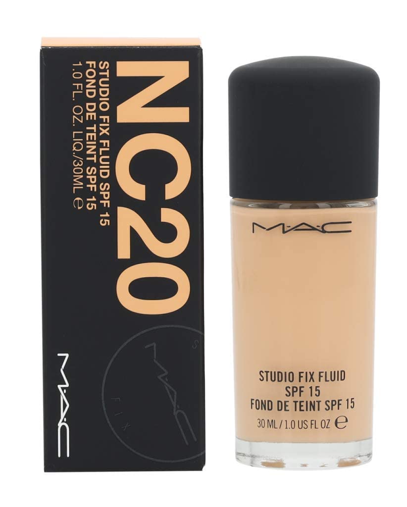 MAC Studio Fix Fluid — emballage mentionnant SPF 15 pour protection légère.