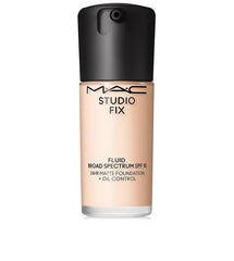 MAC Studio Fix Fluid NW5 – bouteille et finition naturelle longue tenue