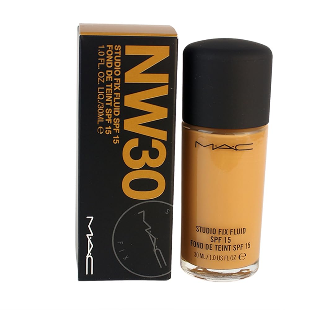 Flacon MAC Studio Fix Fluid SPF15 NW30, fini naturel et couvrance modulable.