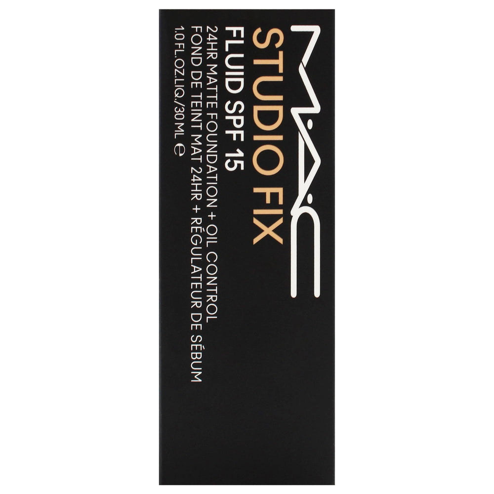 MAC Studio Fix Fluid offre une tenue longue durée sans retouches fréquentes.