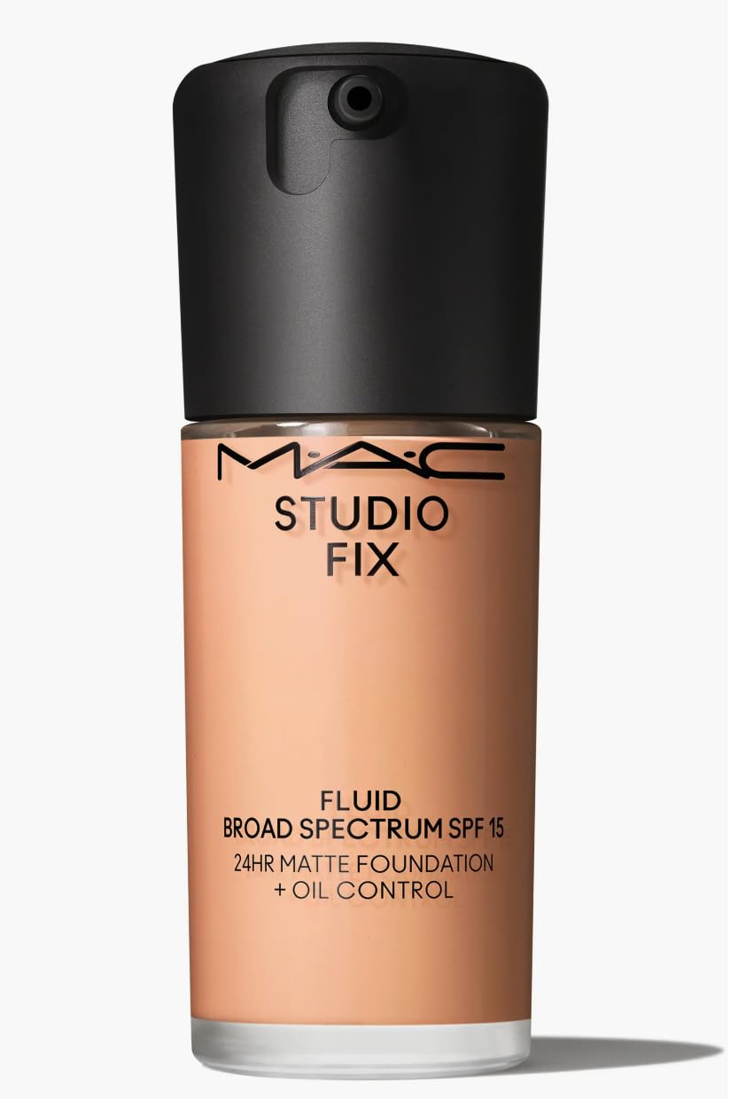 MAC Studio Fix Fluid texture-naturelle pour un teint durable.
