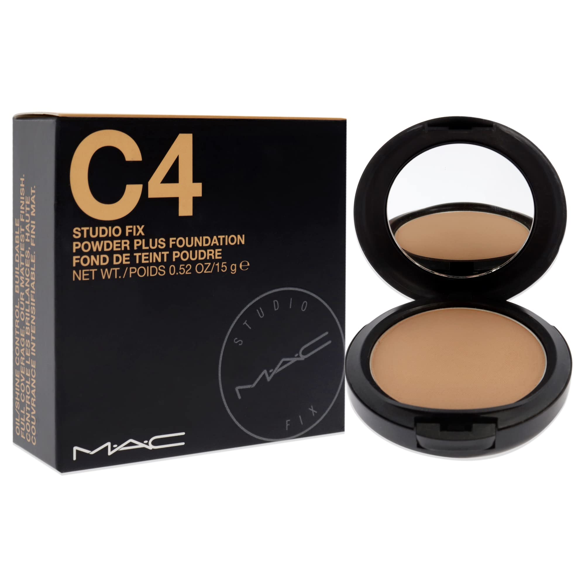 Application fluide de MAC Studio Fix sur la peau.