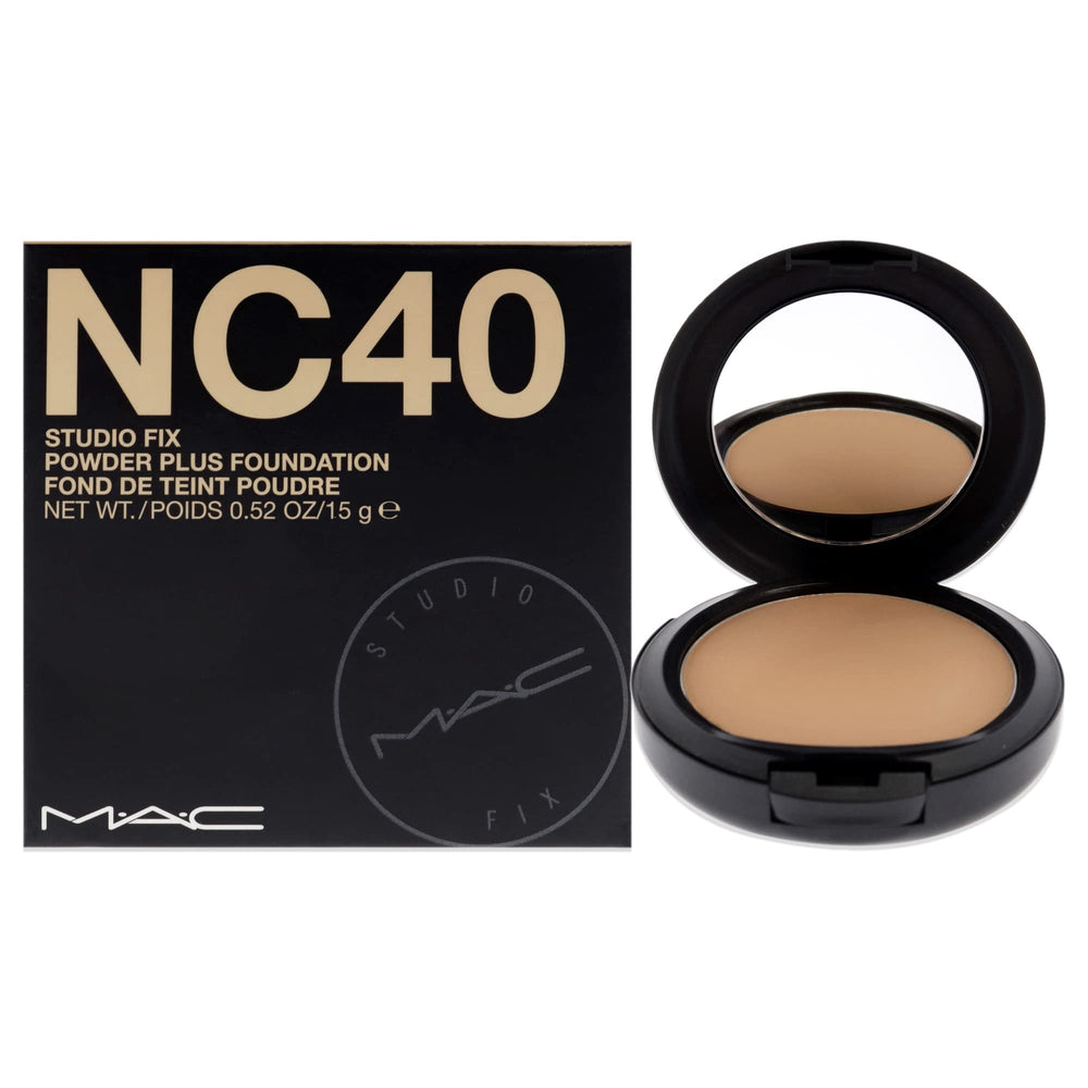 MAC Studio Fix poudre compacte NC40 pour une couvrance légère et longue tenue.