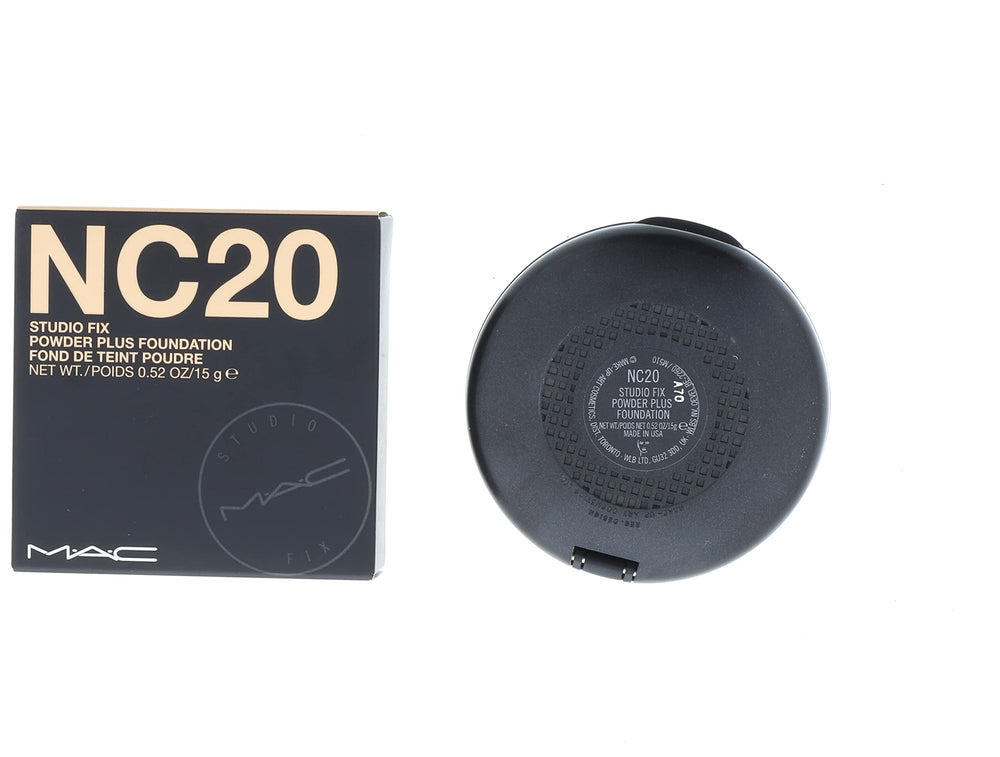 MAC Studio Fix Poudre Plus Fond de Teint NC20 – étui compact et portable.