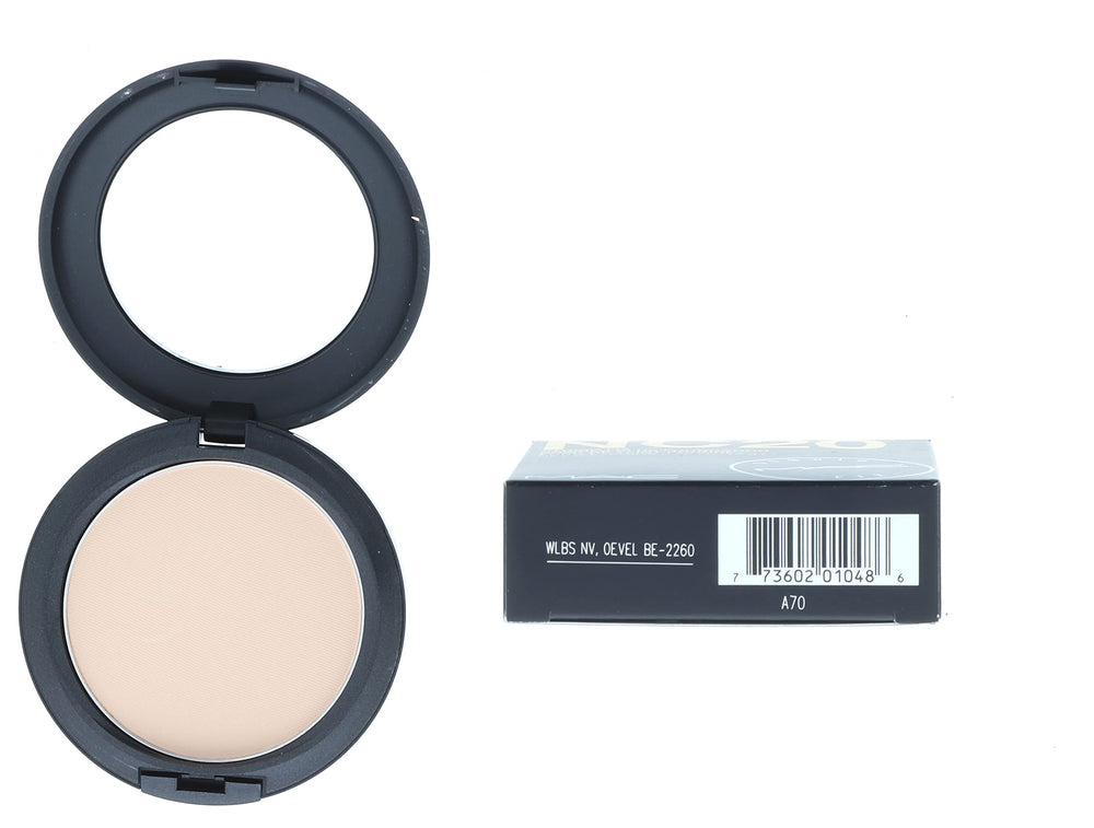 MAC Studio Fix Poudre Plus Fond de Teint NC20 – échantillons de teinte visibles.
