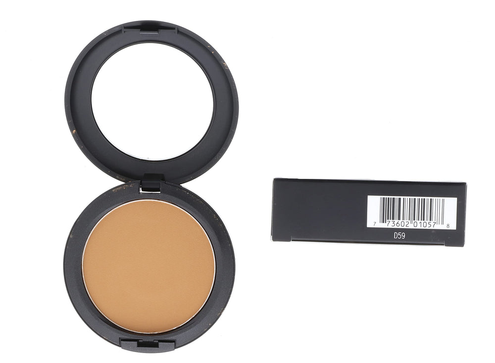 MAC Studio Fix Poudre NC50: réduction des pores pour un fini net.