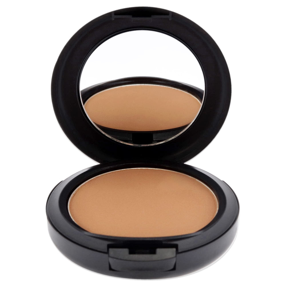 MAC Studio Fix Poudre NW40 – réduction des pores pour peau lisse.