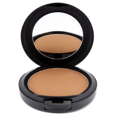 MAC Studio Fix Poudre NW40 – réduction des pores pour peau lisse.
