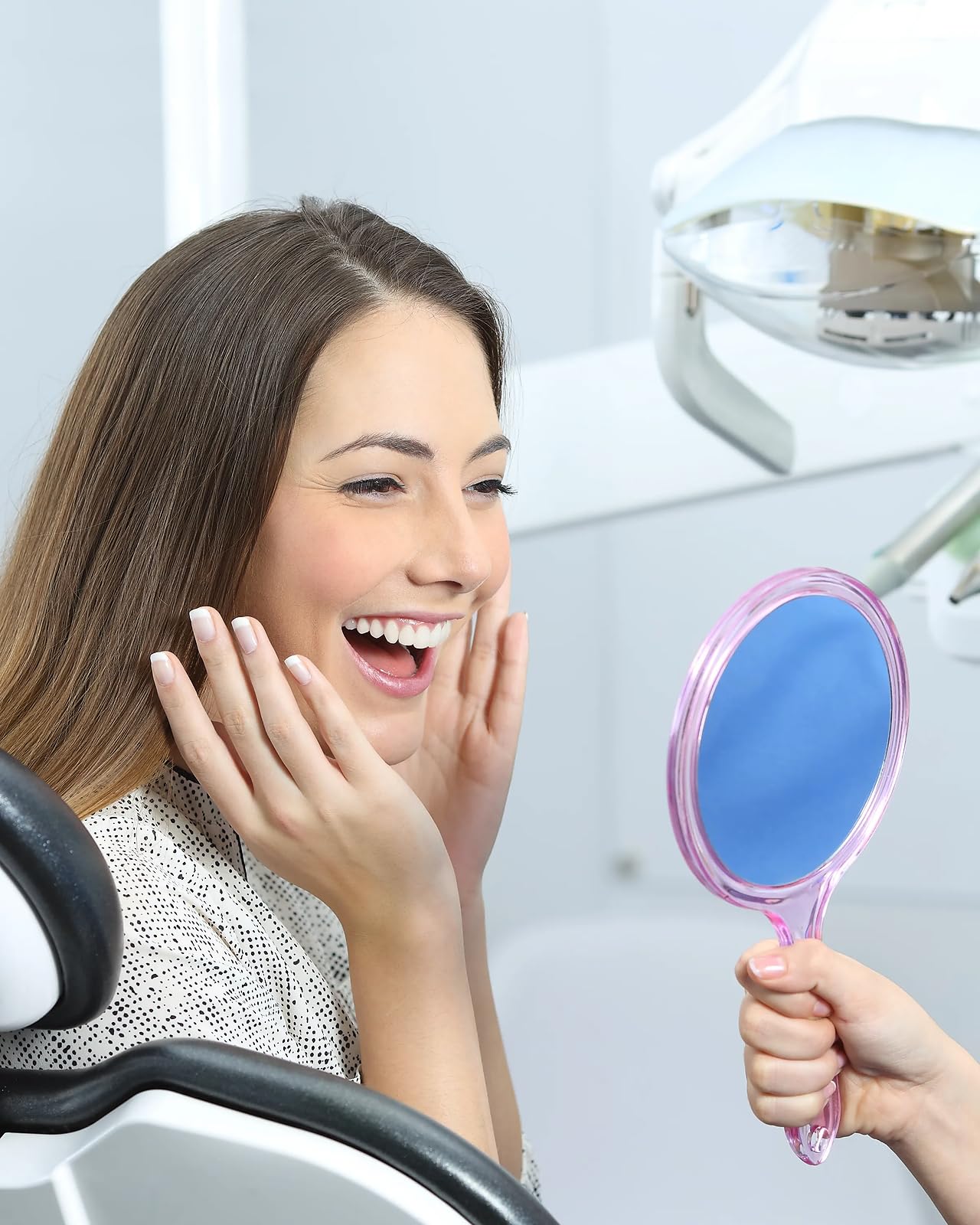 Miroir Macaki grand écran offre vue large pour application précise