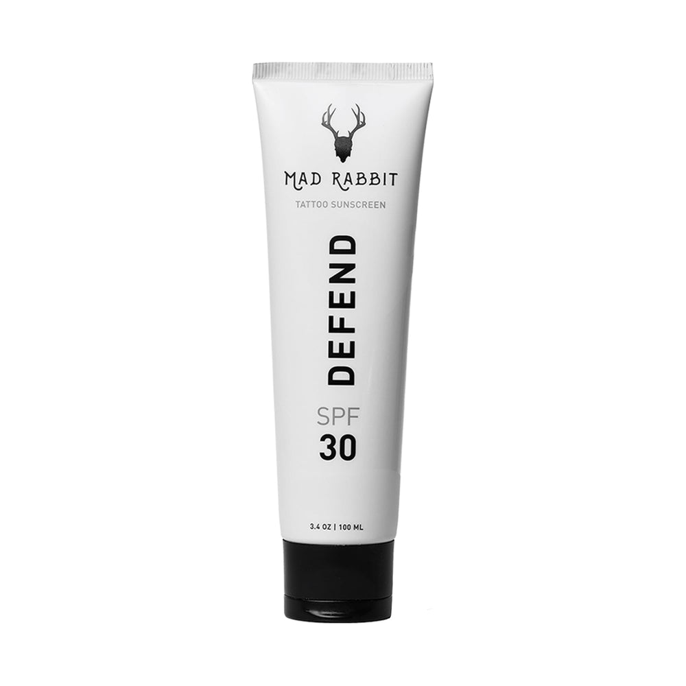 Mad Rabbit Defend: bouteille-pompe 100 ml prête à l'emploi pour tatouages et peau sensible.
