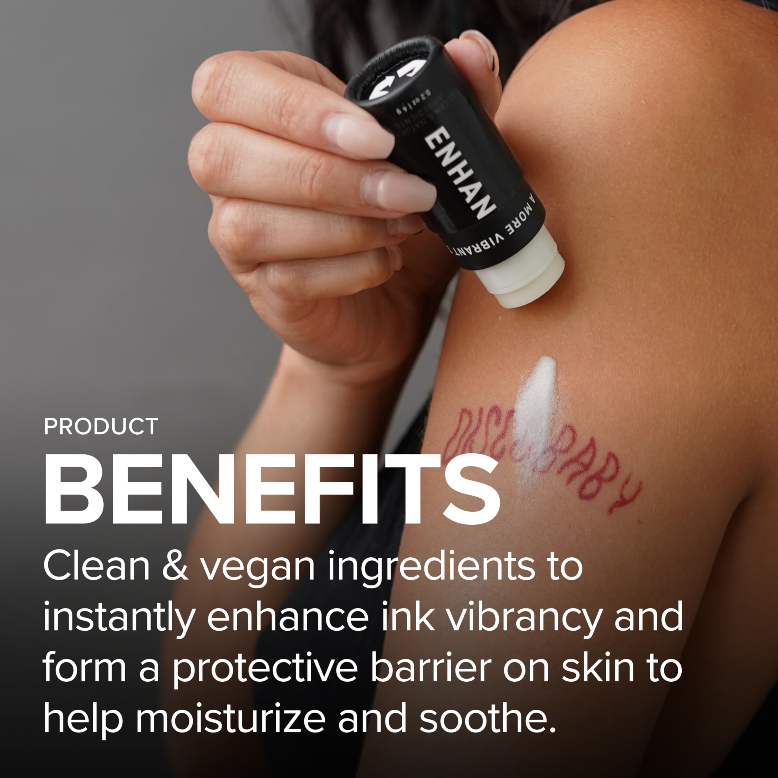 Mad Rabbit Enhance: peau hydratée et barrière protégée autour du tatouage.