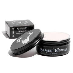 Mad Rabbit Tattoo Balm Pot : texture riche pour hydrater le tatouage.