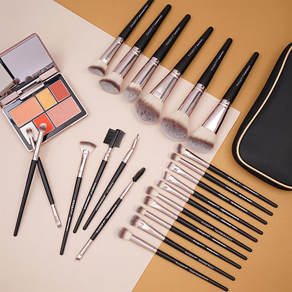 Pinceau lèvres MAGEFY pour une couleur maîtrisée et nette.