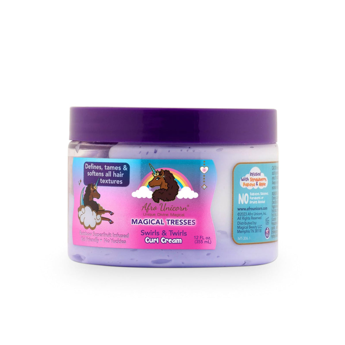 Magical Tresses Swirl-Twirl crème-definissante, bouteille prête à lisser et hydrater les boucles.