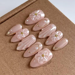 MAGLFELL ongles presse amande moyen, design élégant à domicile.