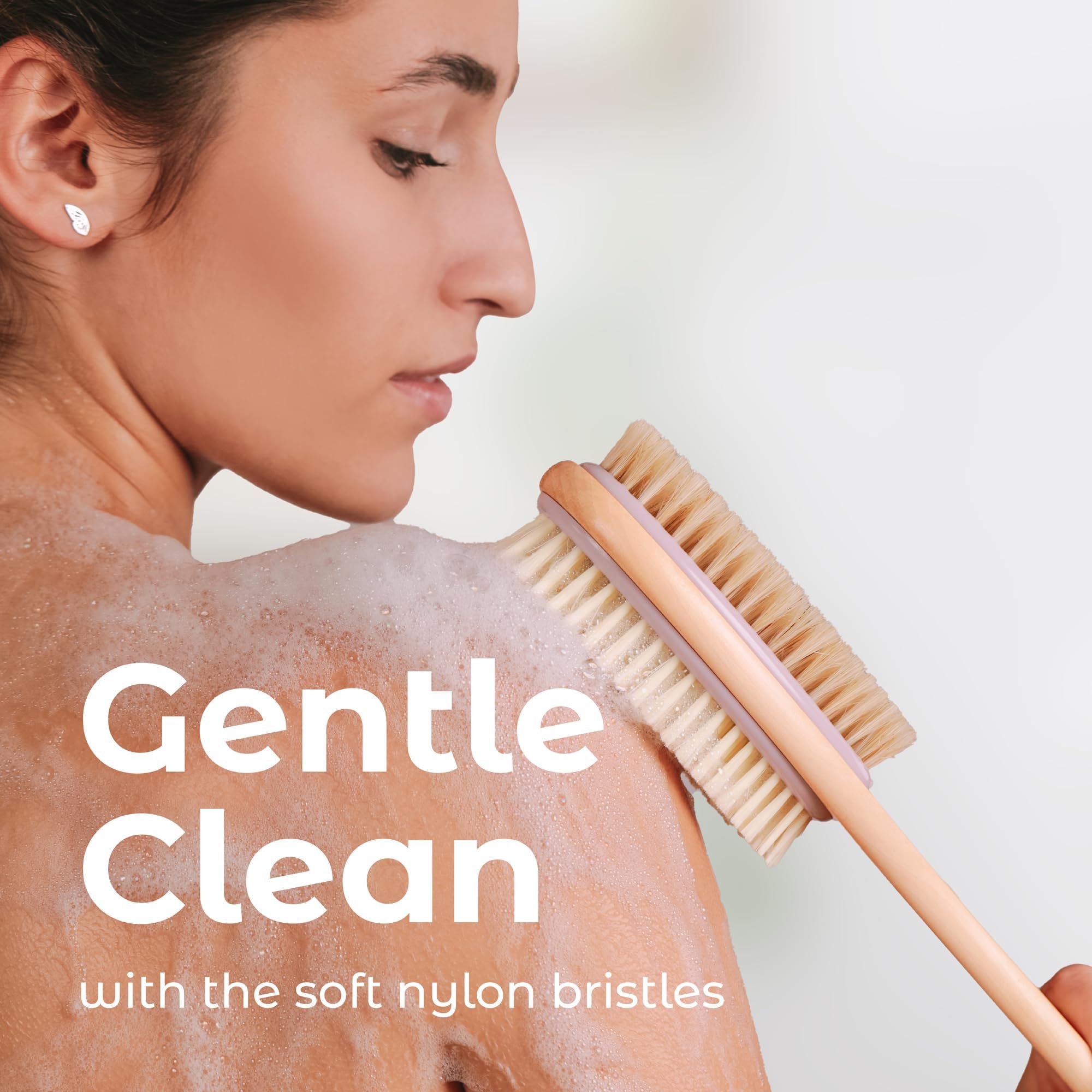 MainBasics brosse-dos boucle-suspension – rangement pratique après utilisation.