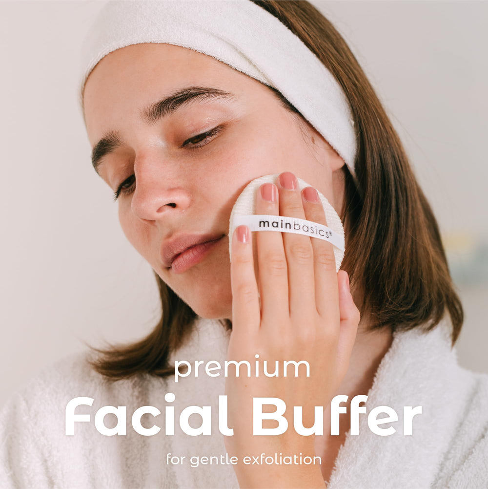 Texture douce des éponges MainBasics pour exfolier quotidiennement sans agresser la peau
