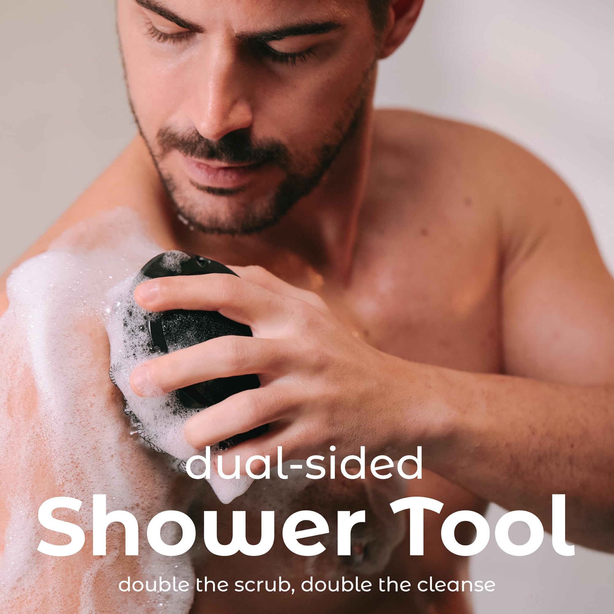 MainBasics outil douche duo exfoliant profond pour une peau lisse après la douche