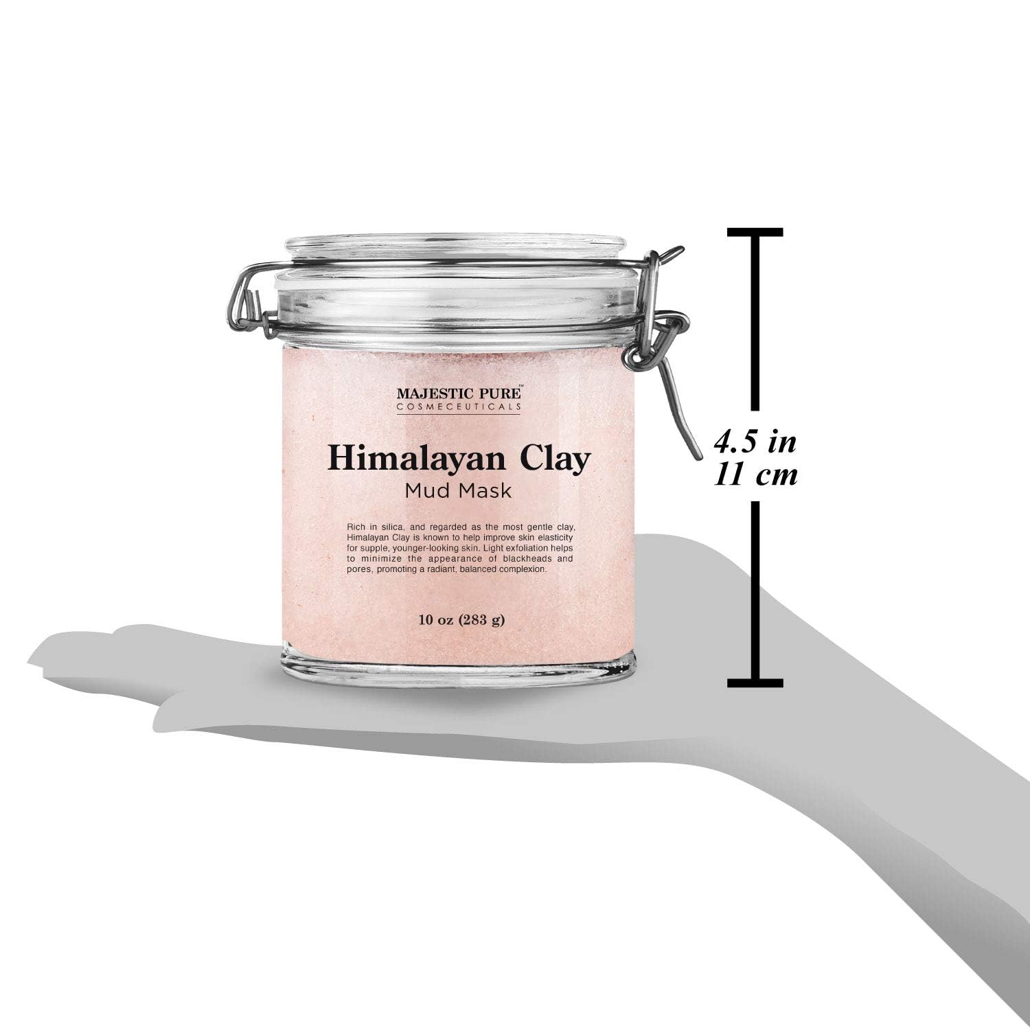 Exfoliation douce du visage avec Majestic Pure – peau lisse et hydratée.