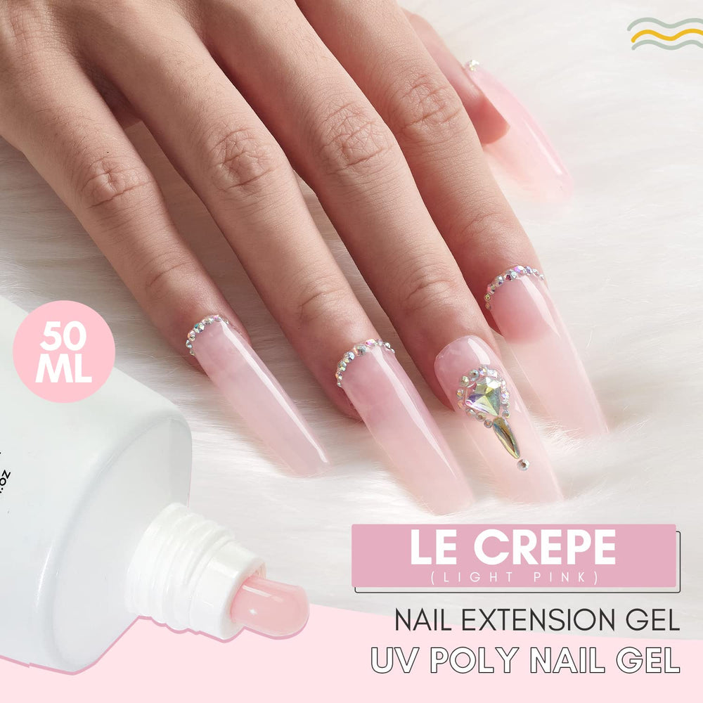 Application d'extensions d'ongles avec le gel Makartt.