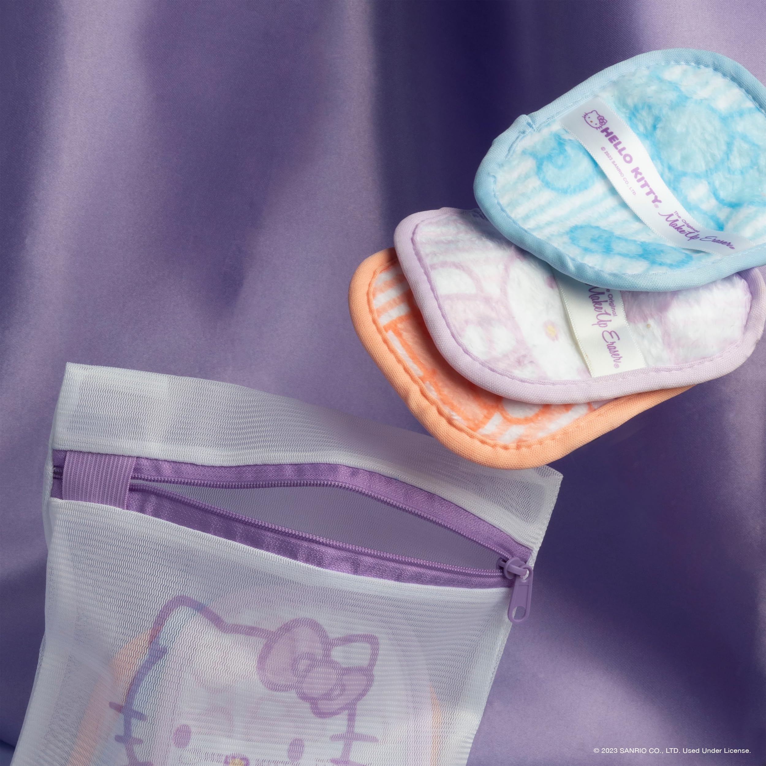 MakeUp Eraser peut enlever le maquillage waterproof avec de l’eau seulement.