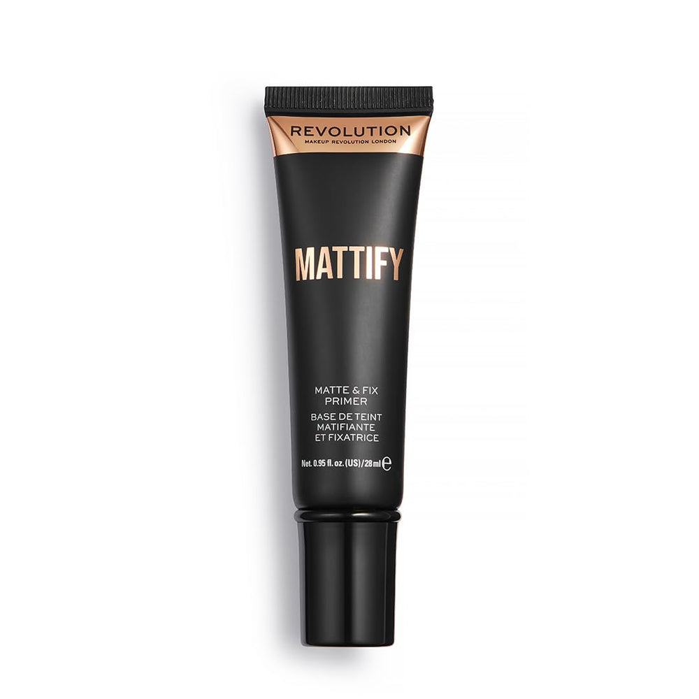 Makeup Revolution résultat peau lisse: fini net et durable.
