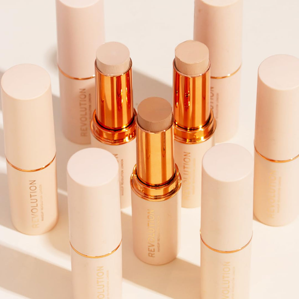 Makeup Revolution Fast Base Stick végane et sans cruauté pour beauté responsable.