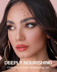 MAKI YIKA gloss glitter subtil apporte une touche scintillante.