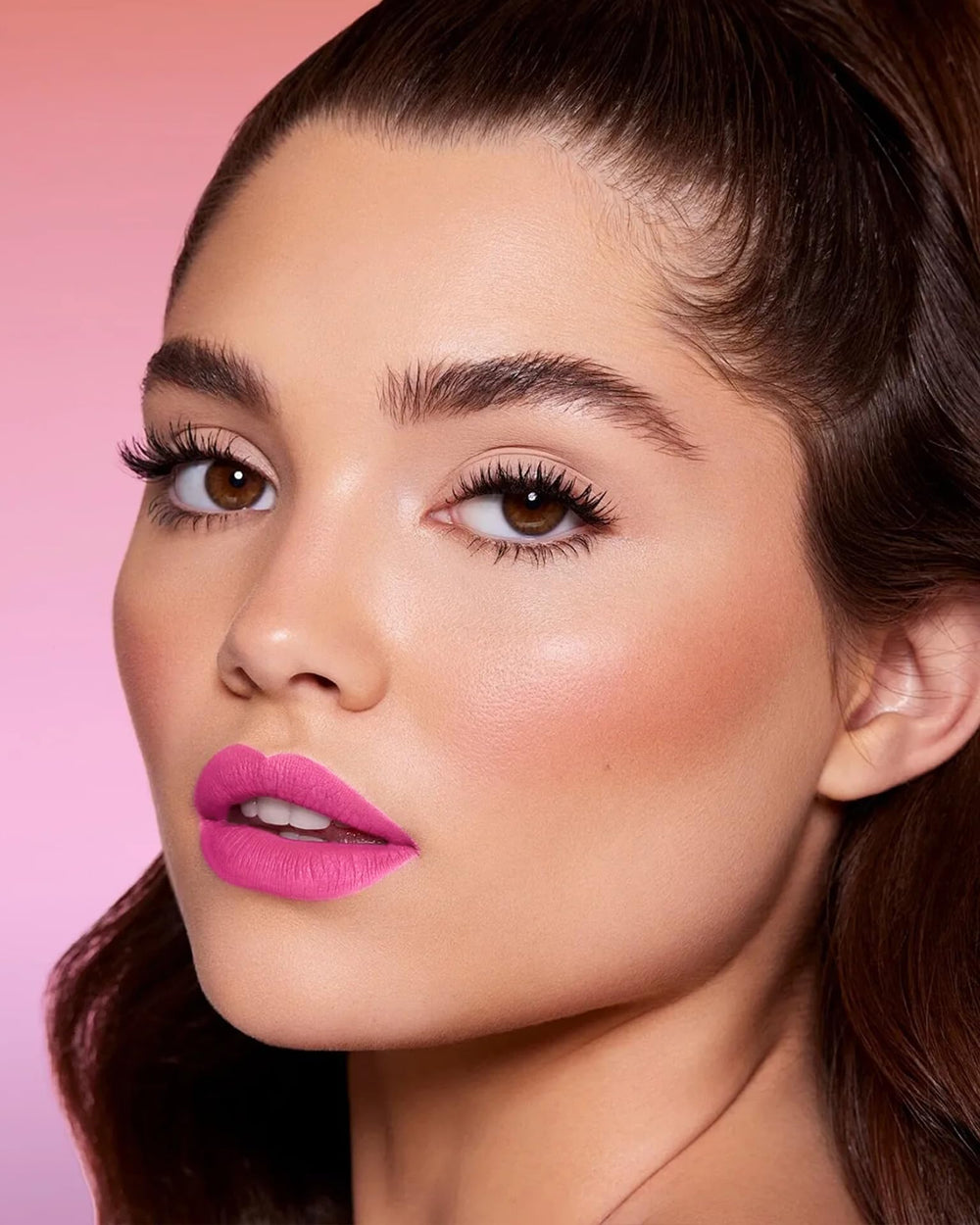 MAKI YIKA rouge rose matte, application facile et précise.