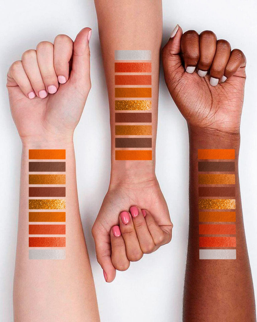 MAKI YIKA – longue tenue orange, maîtrise du look tout au long de la journée.