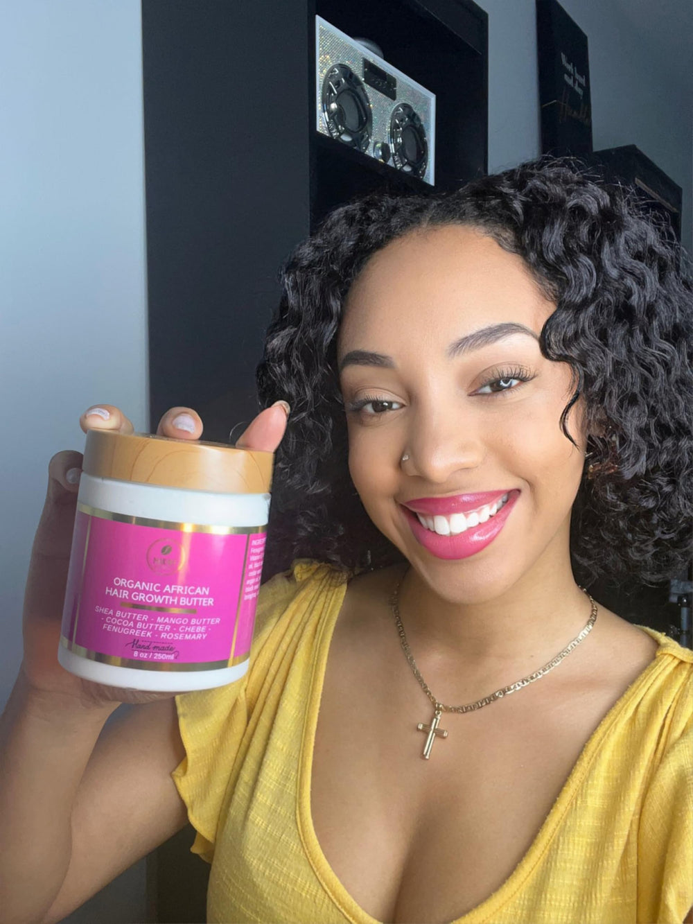 Boucles définies sans lourdeur après utilisation du Beurre Chebe Makof Beauty.