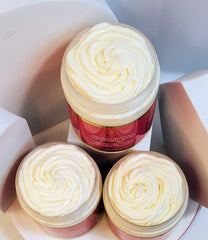 Texture crémeuse du Beurre Chebe Makof Beauty prêt pour nourrir les longueurs.