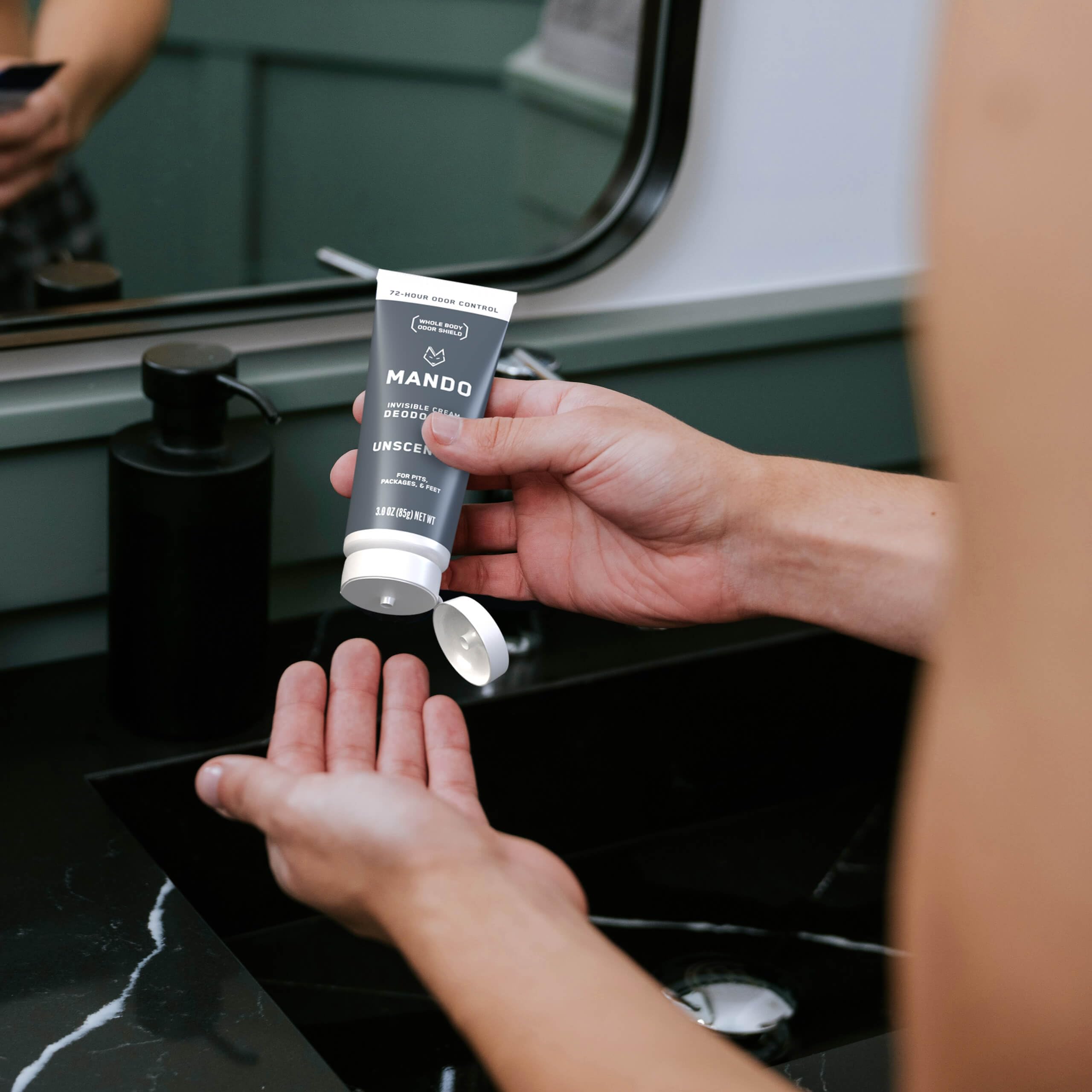 Mando Déodorant invisible texture-crème — texture douce et protection durable.