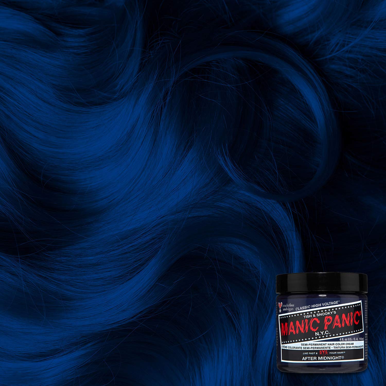 Cheveux pré-éclaircis teints en bleu profond après mixtage.