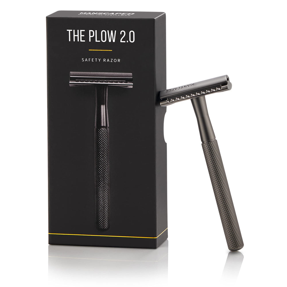 MANSCAPED The Plow 2.0 avec poignee en laiton pour une prise sûre lors du rasage.