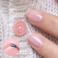 Manucurist Green Hortencia vernis-base assure une application lisse et durable